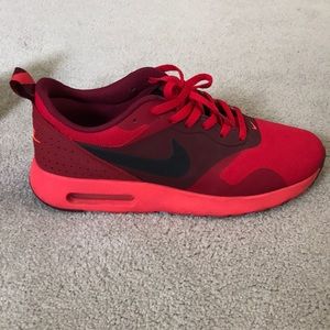 Nike air max Tavas men’s 9.5